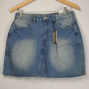 Refuge Blue Light Wash Raw Hem Jean Mini Skirt Women’s Size 9 NWT Y2K 90s Denim